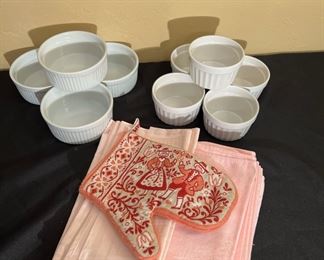 4 BIA Cordon Bleu Quiche Baking Dishes, Set of 5 World Market Ramekin Baking Dishes