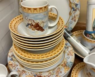 Cherubs Fitz and Floyd Dinnerware Set for 6