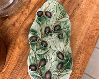 Hand Painted Olive Plate, Made in Italy - 6954
