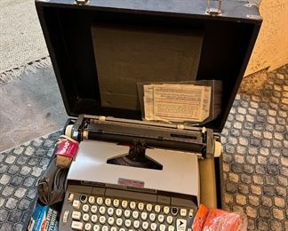 Antique Muncie Typewriter