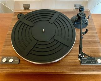 Rotel Turntable RP-2400
