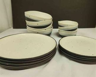 Gibson Elite Plates Bowls, Set Of 4 Place Settings