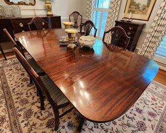 Gorgeous Mahogany Dining Table and Chairs