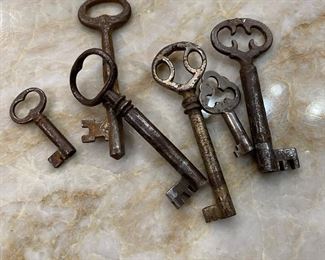Lot of skeleton keys