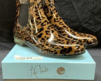LIFE STRIDE Leopard Print Rain Chelsea Boots
