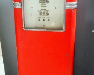Bowser 575 Vintage Gas Pump