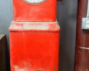 Gilbert & Barker Tru-Meter Clockface Gas Pump