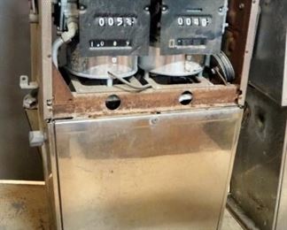 Vintage Gas Pump, Model 4025