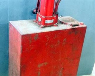 Gilbert & Barker Narrulube Oil Lubester, No. 20-W