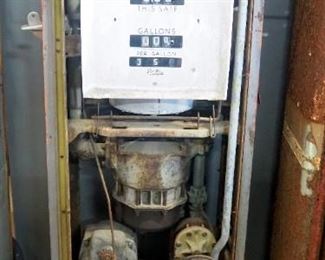 Bowser Rol-Way Vintage Gas Pump, No Front Or Back Panels