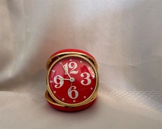 VINTAGE TRAVEL CLOCK