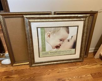 PHOTO FRAMES