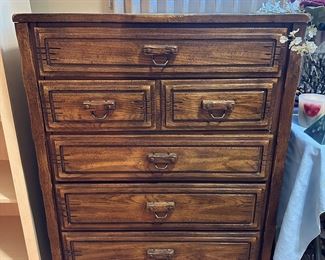 CHEST OF DRAWERS