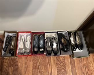 WOMEN’S SHOES SIZE 7