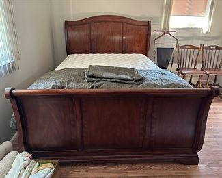WOOD HEADBOARD/FOOTBOARD