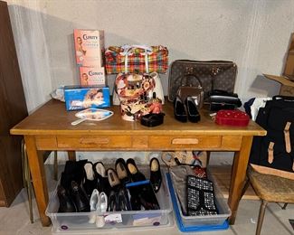 WOOD DESK/TABLE, VINTAGE ITEMS