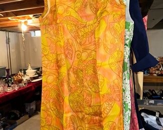 VINTAGE DRESS