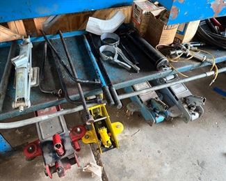 FLOOR JACKS