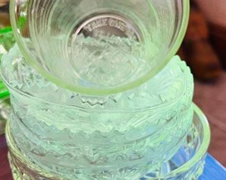 Green UV Reactive Glassware 