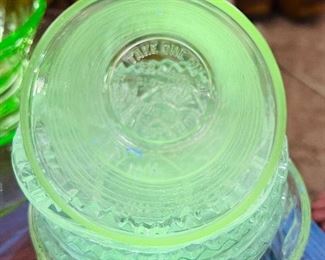 Green UV Reactive Glassware 