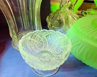 Green UV Reactive Glassware 