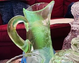 Green UV Reactive Glassware 