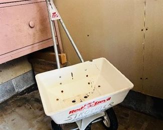 Red Devil Seed Spreader 