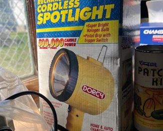 Cordless Shop Light 