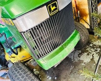 John Deere LX176 Riding Lawn Mower with Bagger 