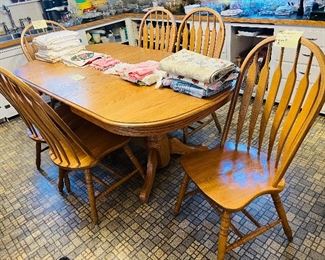 Amish Made Dining Room Table with 6 Chairs & 2 Leaves 