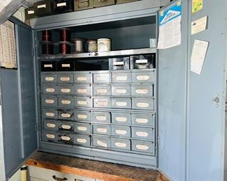 Metal Cabinet with Pull Drawers 