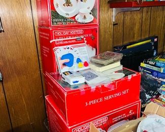 Holiday Hostess Dish Sets 