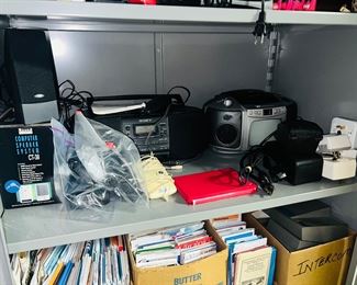 Vintage Maps & Electonics 