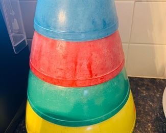 Pyrex Primary Color Set 