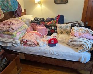 Linens, Comforters & Pillows 