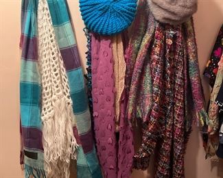 Hangs & Scarfs 