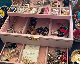 Misc costume jewelry 