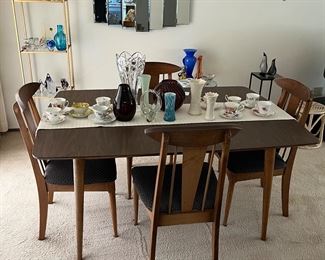 Garrison table and chairs