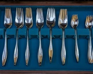 91-piece set of Reed & Barton MCM "Lark" sterling silver flatware, in original wooden box; produced 1960-2005. This set was a wedding gift and and was never used. I had to take the pieces out of the original plastic bags, just to polish the set for sale.