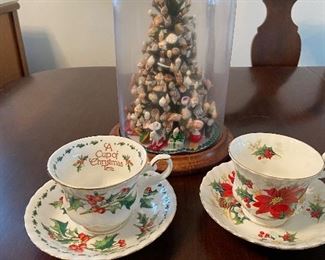Bone china c/s Holiday theme
Christmas tree, shell ornaments under glass dome