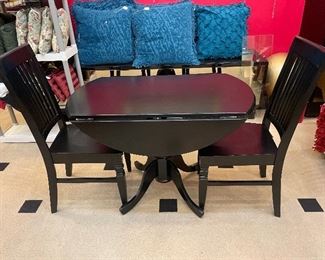Black table/2 chairs