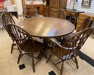Vintage Table & 6 Chairs - great condition