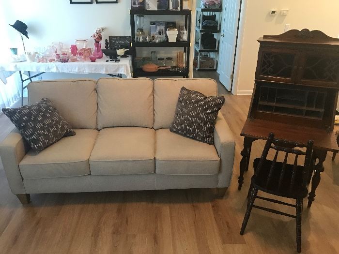 Fantastic Finds in Flint starts on 4/21/2023