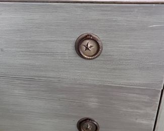 Details to determine dating of antique. Dresser set. 