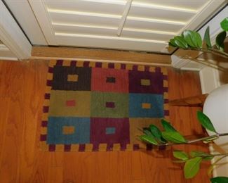 AREA RUG
