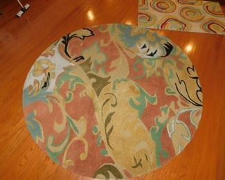 6' ROUND DECORATOR RUG