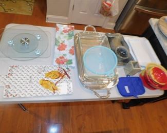 HOUSEHOLD SERVING ITEMS