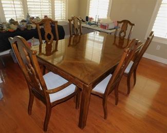 THOMASVILLE DINING TABLE WITH 6 CHAIRS