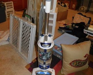 VACUUM CLEANDR & GATE