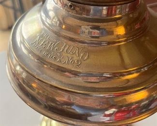New Juno oil lamp in excellent condition